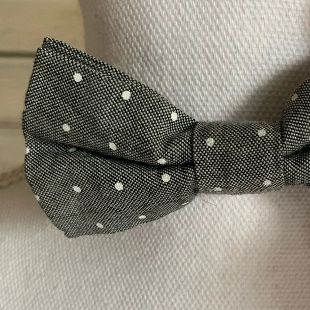 Grey Polkadot Bow Tie With Velcro Closure